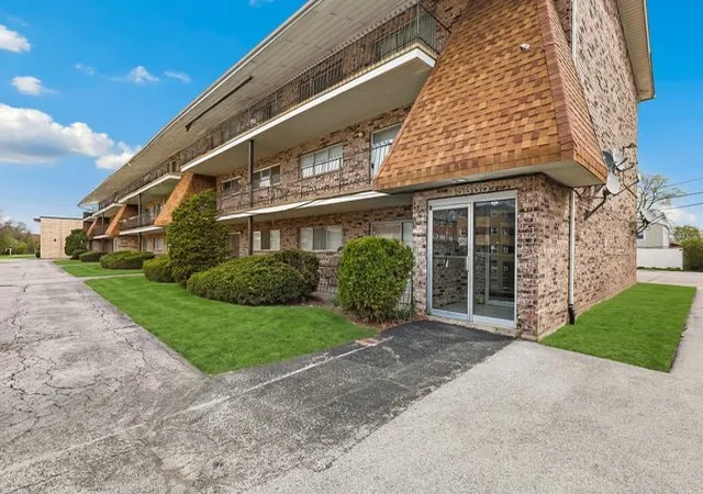 Listing Photo 2 - Condo for sale in building located at 15335 Martin Luther King Jr Dr, Dolton, IL 60419 - Unit #21