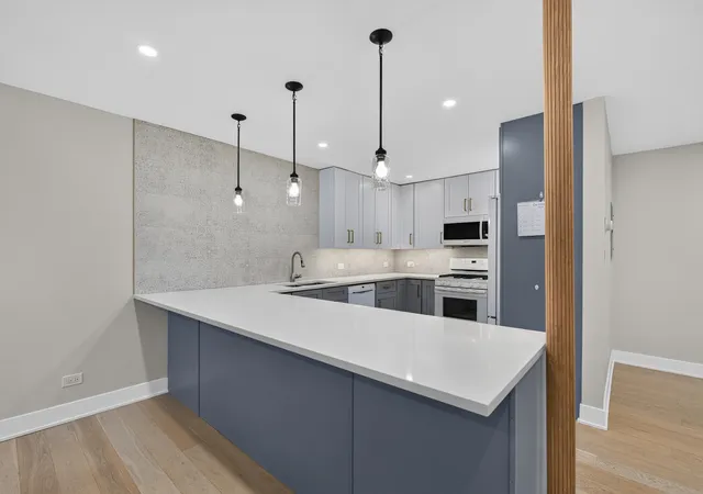 Photo 3 of Condo for sale at 525 S Cleveland Ave #103, Arlington Heights, IL 60005 | MLS# 12791797 | Listing updated on 2026-10-24