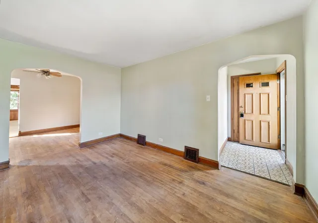 Photo 2 of Single family home for sale at 5304 S Major Ave, Chicago, IL 60638 | MLS# 12791805 | Listing updated on 2026-10-28