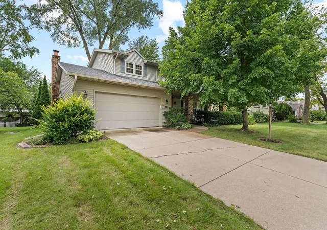Photo 1 of Single family home for sale at 1223 Crow Crk Rd, Bettendorf, IA 52722 | MLS# 12791806 | Listing updated on 2026-10-22