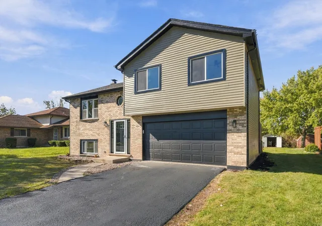 Photo 2 of Single family home for sale at 22042 Scott Dr, Richton Park, IL 60471 | MLS# 12791816 | Listing updated on 2026-10-22