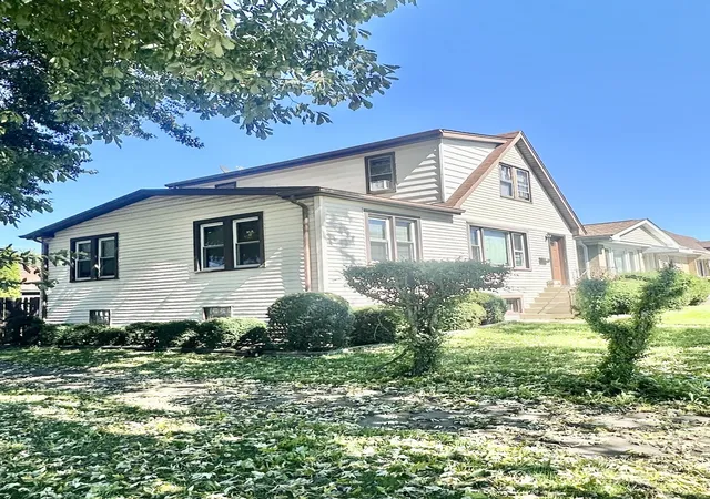 Photo 1 of Single family home for sale at 7458 W Winona St, Harwood Heights, IL 60706 | MLS# 12791831 | Listing updated on 2026-10-23