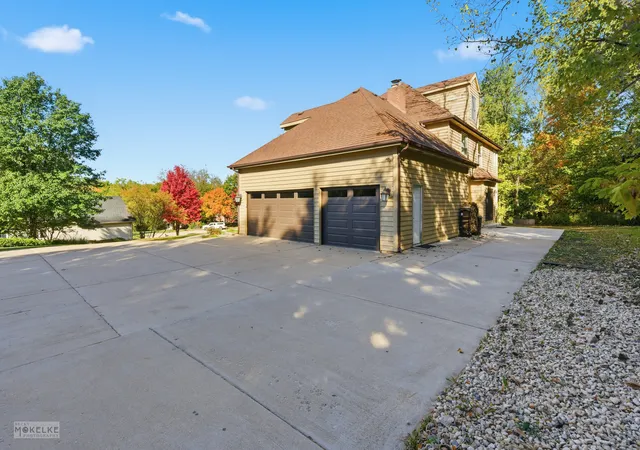 Photo 4 of Single family home for sale at 97 Crooked Crk Dr, Yorkville, IL 60560 | MLS# 12791836 | Listing updated on 2026-10-24