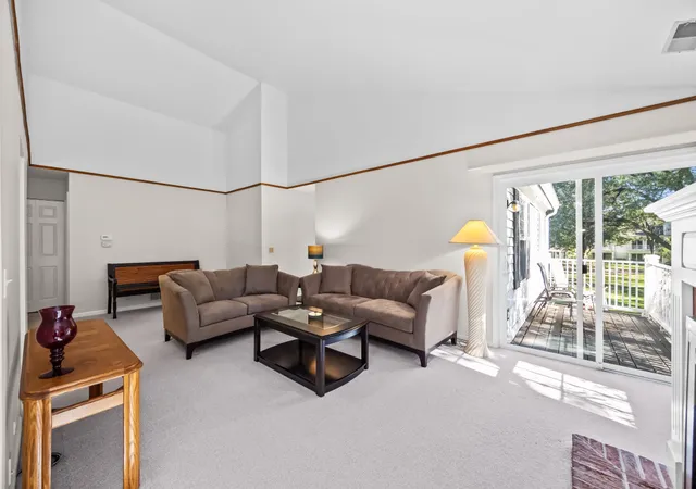 Photo 3 of Condo for sale at 609 Edinburgh Ln #B, Prospect Heights, IL 60070 | MLS# 12791841 | Listing updated on 2026-10-22
