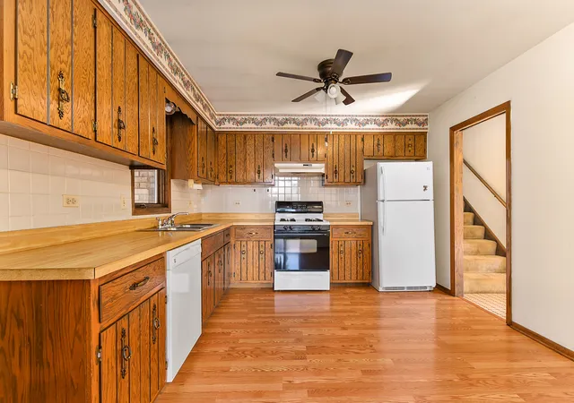 Photo 4 of Single family home for sale at 9837 S Kostner Ave, Oak Lawn, IL 60453 | MLS# 12791853 | Listing updated on 2026-10-27