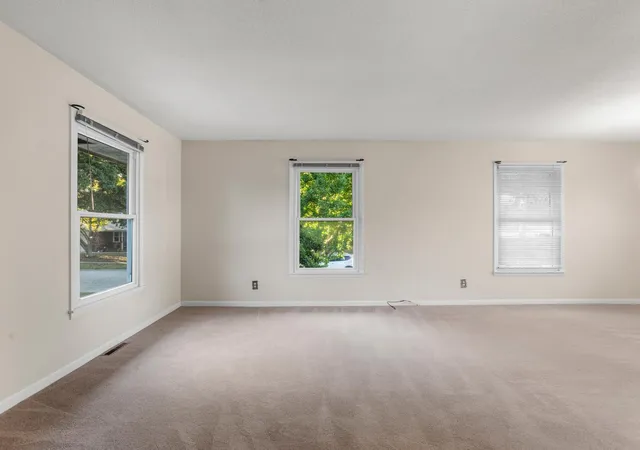 Photo 3 of Single family home for sale at 1002 Shurts St, Urbana, IL 61801 | MLS# 12791862 | Listing updated on 2026-10-22