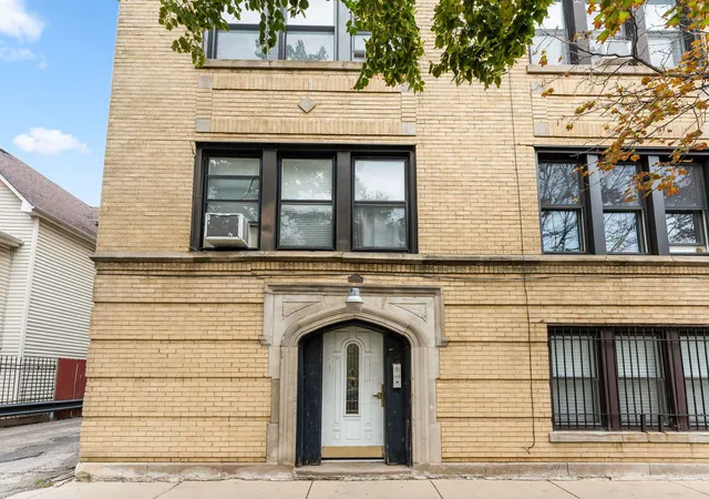 Photo 2 of Condo for sale at 3608 W Dickens Ave #3, Chicago, IL 60647 | MLS# 12791893 | Listing updated on 2026-10-22