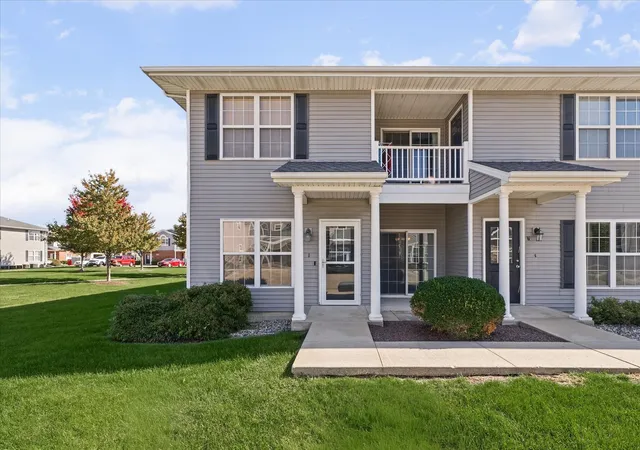 Photo 2 of Condo for sale at 104 Yorkminster Ln #1, Savoy, IL 61874 | MLS# 12791894 | Listing updated on 2026-10-28