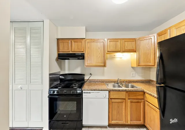 Photo 3 of Condo for sale at 4000 Bayside Dr #103, Palatine, IL 60074 | MLS# 12791911 | Listing updated on 2026-10-22