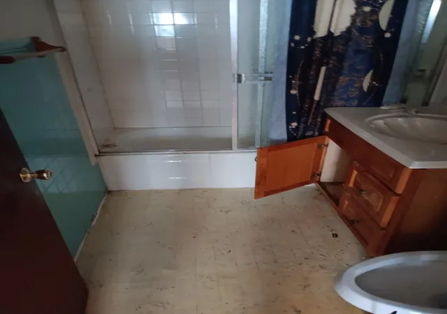 Photo 3 of Single family home for sale at 837 Commonwealth Ave, Waukegan, IL 60085 | MLS# 12791912 | Listing updated on 2026-10-28