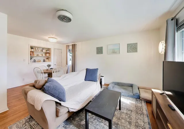 Photo 2 of Single family home for sale at 1721 W Illinois Ave, Aurora, IL 60506 | MLS# 12791918 | Listing updated on 2026-10-22