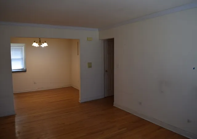 Listing Photo 5 - Condo for sale in building located at 7123 N Damen Ave, Chicago, IL 60645 - Unit #5E