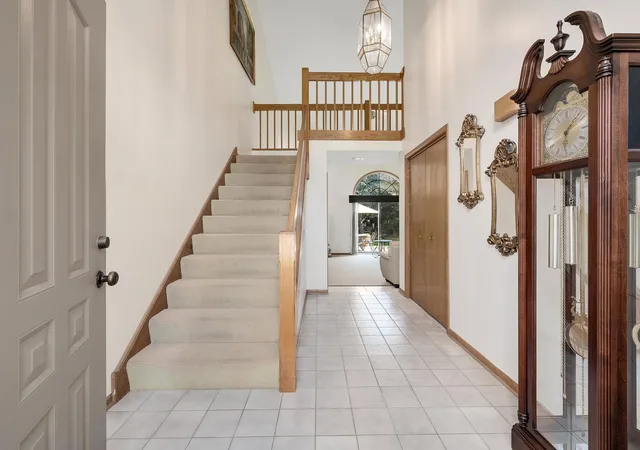 Photo 4 of Townhouse for sale at 8521 Thistlewood Ct, Darien, IL 60561 | MLS# 12791938 | Listing updated on 2026-10-23