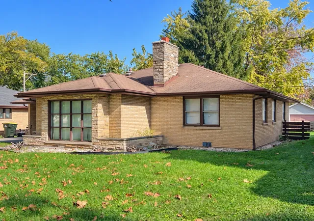 Photo 2 of Single family home for sale at 18009 Wentworth Ave, Lansing, IL 60438 | MLS# 12791939 | Listing updated on 2026-10-22