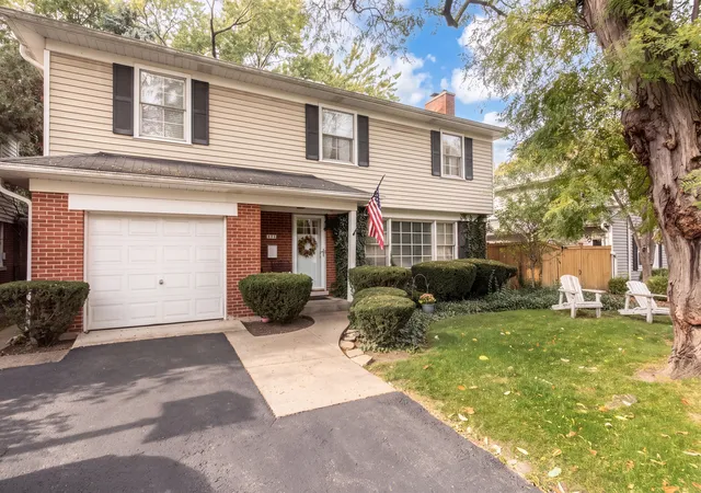 Photo 1 of Single family home for sale at 608 S Walnut Ave, Arlington Heights, IL 60005 | MLS# 12791940 | Listing updated on 2026-10-29