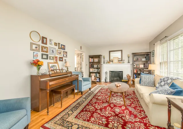 Photo 2 of Single family home for sale at 608 S Walnut Ave, Arlington Heights, IL 60005 | MLS# 12791940 | Listing updated on 2026-10-29