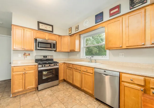 Photo 4 of Single family home for sale at 608 S Walnut Ave, Arlington Heights, IL 60005 | MLS# 12791940 | Listing updated on 2026-10-29