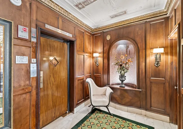 Listing Photo 4 - Condo for sale in building located at 2912 N Commonwealth Ave, Chicago, IL 60657 - Unit #5A