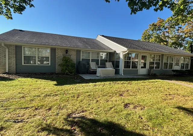 Photo 3 of Condo for sale at 7306 Dunwood Ct #7306, Fox Lake, IL 60020 | MLS# 12791946 | Listing updated on 2026-10-27