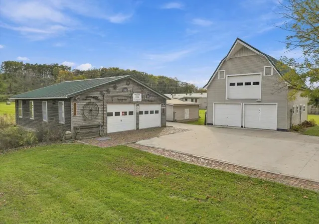 Photo 1 of Single family home for sale at 895 Stony Point, Dixon, IL 61021 | MLS# 12791953 | Listing updated on 2026-10-22