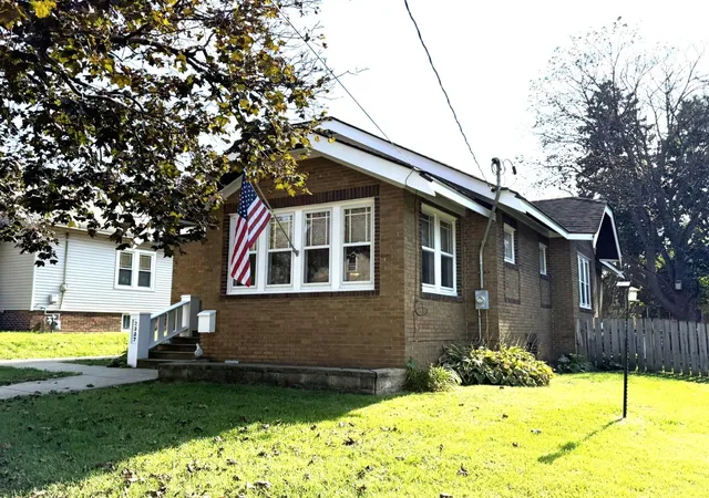 Photo 3 of Single family home for sale at 2337 17th Avenue, Rockford, IL 61104 | MLS# 12791969 | Listing updated on 2026-10-28