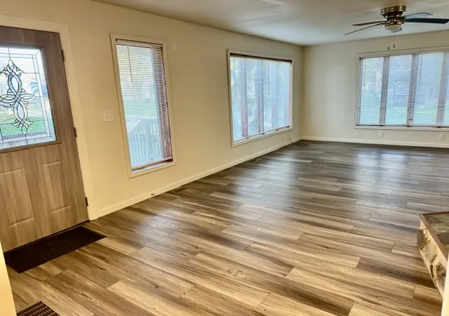 Photo 2 of Single family home for sale at 601 15th Street, Mendota, IL 61342 | MLS# 12791987 | Listing updated on 2026-10-22