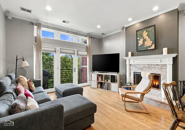 Listing Photo 5 - Condo for sale in building located at 4226 N Ashland Ave, Chicago, IL 60613 - Unit #4A