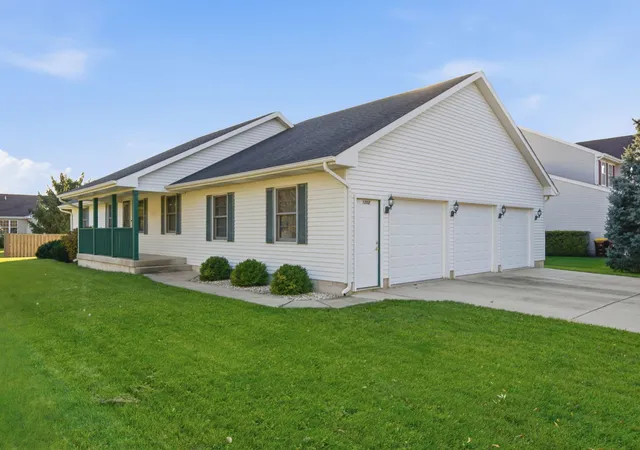 Photo 3 of Single family home for sale at 1202 Lilac Ln, Harvard, IL 60033 | MLS# 12792006 | Listing updated on 2026-10-29