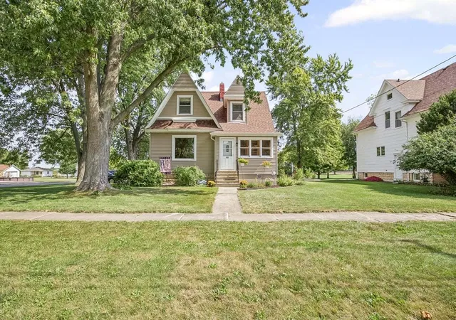 Photo 1 of Single family home for sale at 416 N Spencer St, Odell, IL 60460 | MLS# 12792012 | Listing updated on 2026-10-22