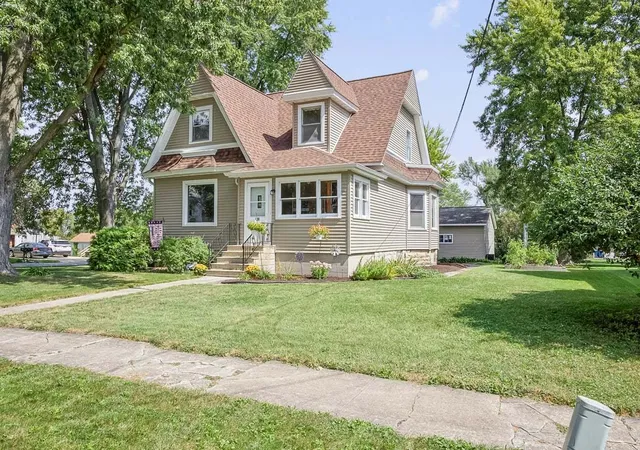 Photo 2 of Single family home for sale at 416 N Spencer St, Odell, IL 60460 | MLS# 12792012 | Listing updated on 2026-10-22