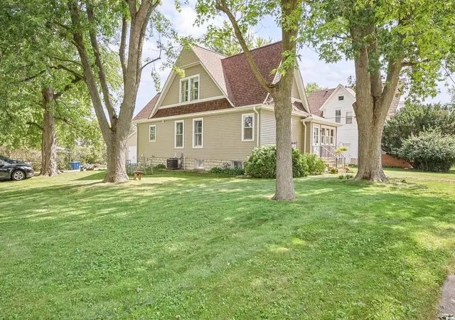 Photo 3 of Single family home for sale at 416 N Spencer St, Odell, IL 60460 | MLS# 12792012 | Listing updated on 2026-10-22