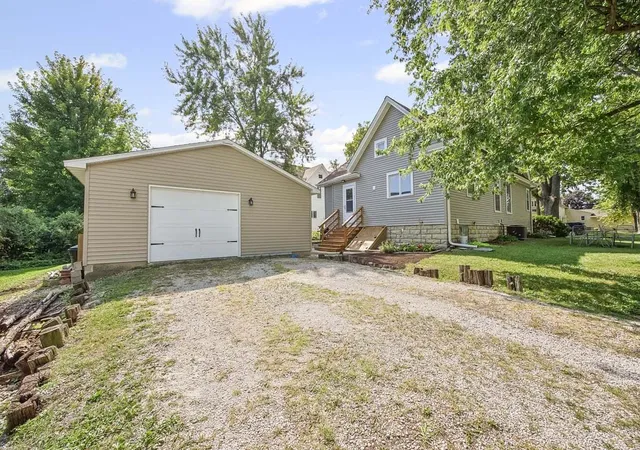 Photo 3 of Single family home for sale at 416 N Spencer St, Odell, IL 60460 | MLS# 12792012 | Listing updated on 2026-10-22