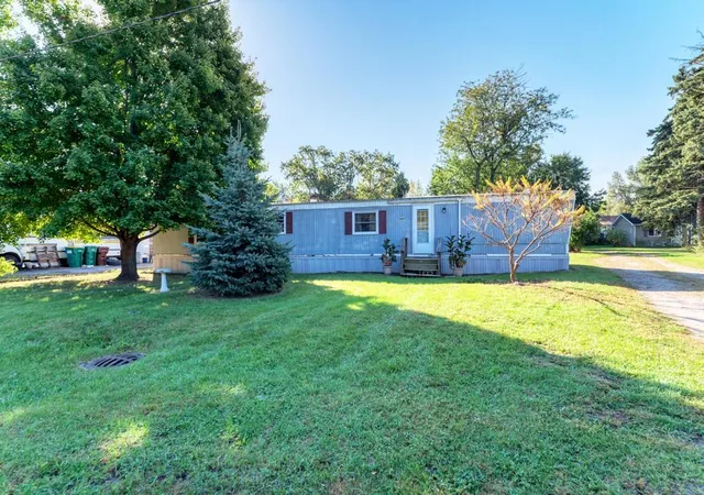 Photo 1 of Manufactured home for sale at 529 E Mesa Dr, Godley, IL 60407 | MLS# 12792047 | Listing updated on 2026-10-27
