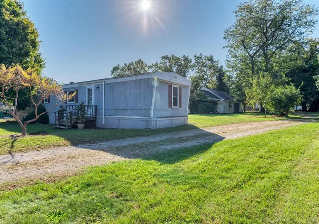 Photo 2 of Manufactured home for sale at 529 E Mesa Dr, Godley, IL 60407 | MLS# 12792047 | Listing updated on 2026-10-27