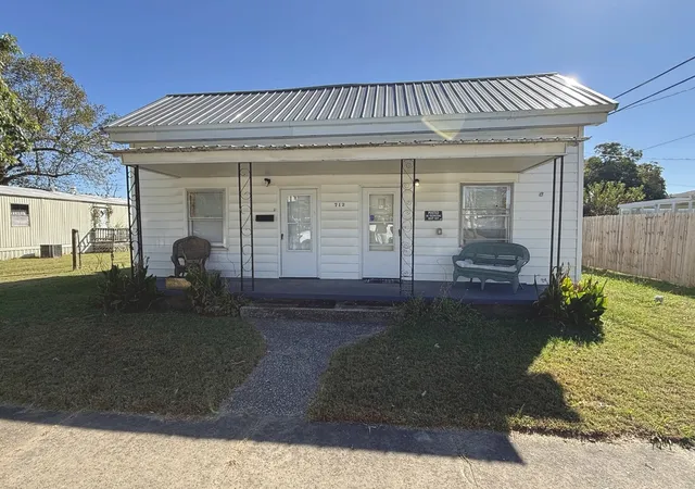 Single family home for sale at 712 Catherine St, Metropolis, IL 62960 | MLS# 12792052