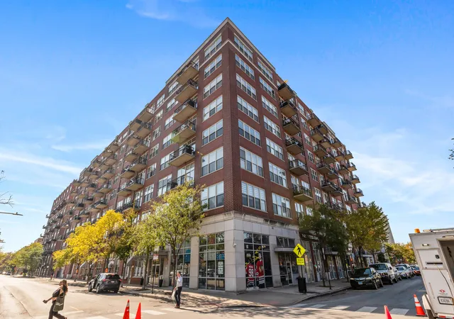 Photo 1 of Condo for sale at 6 S Laflin St #819, Chicago, IL 60607 | MLS# 12792065 | Listing updated on 2026-10-29