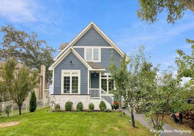Photo 1 of Single family home for sale at 26089 W Calhoun Ave, Antioch, IL 60002 | MLS# 12792076 | Listing updated on 2026-10-22