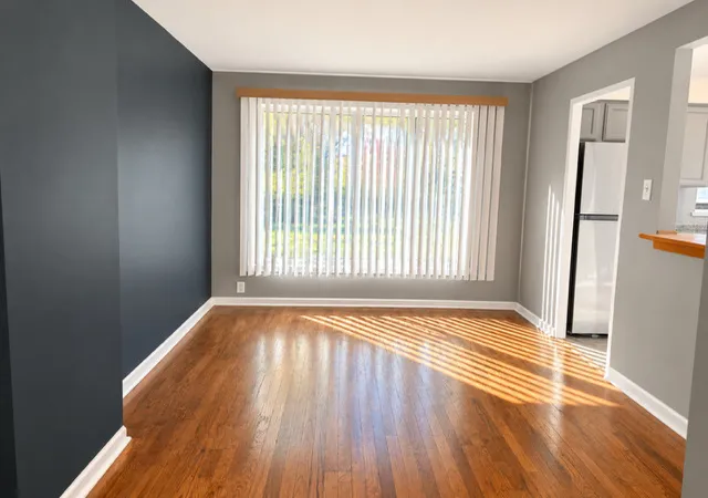 Photo 4 of Townhouse for sale at 305 Dogwood St, Park Forest, IL 60466 | MLS# 12792103 | Listing updated on 2026-10-22