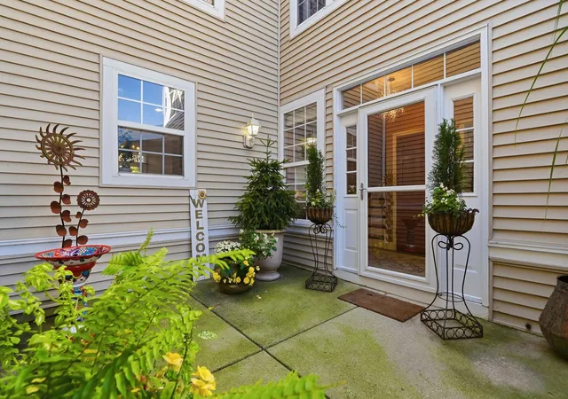 Photo 2 of Townhouse for sale at 1472 W Remington Ln #1472, Round Lake, IL 60073 | MLS# 12792106 | Listing updated on 2026-10-29