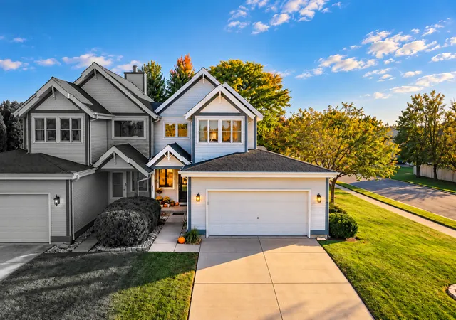 Photo 1 of Multi family home for sale at 853 W Mckinley Rd, Ottawa, IL 61350 | MLS# 12792127 | Listing updated on 2026-10-27