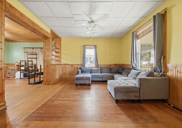 Photo 4 of Single family home for sale at 321 W 6th Street, Dixon, IL 61021 | MLS# 12792137 | Listing updated on 2026-10-29