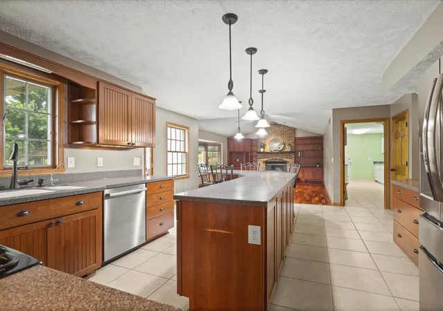 Photo 4 of Single family home for sale at 10230 Heatherridge Ln, Rockford, IL 61107 | MLS# 12792145 | Listing updated on 2026-10-28