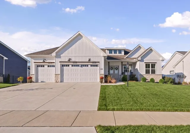 Photo 1 of Single family home for sale at 1415 Golden Rod Dr, Mahomet, IL 61853 | MLS# 12792153 | Listing updated on 2026-10-22