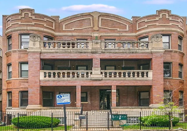 Condo for sale at 5743 S Michigan Ave #2S, Chicago, IL 60637 | MLS# 12792162