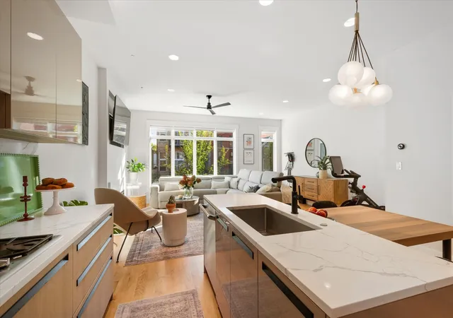 Listing Photo 4 - Condo for sale in building located at 2114 W Belmont Ave, Chicago, IL 60618 - Unit #2