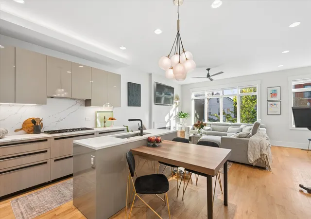 Listing Photo 5 - Condo for sale in building located at 2114 W Belmont Ave, Chicago, IL 60618 - Unit #2