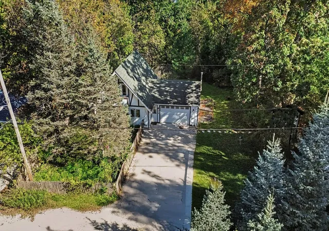 Photo 2 of Single family home for sale at 38551 N Hillandale Dr, Spring Grove, IL 60081 | MLS# 12792173 | Listing updated on 2026-10-27