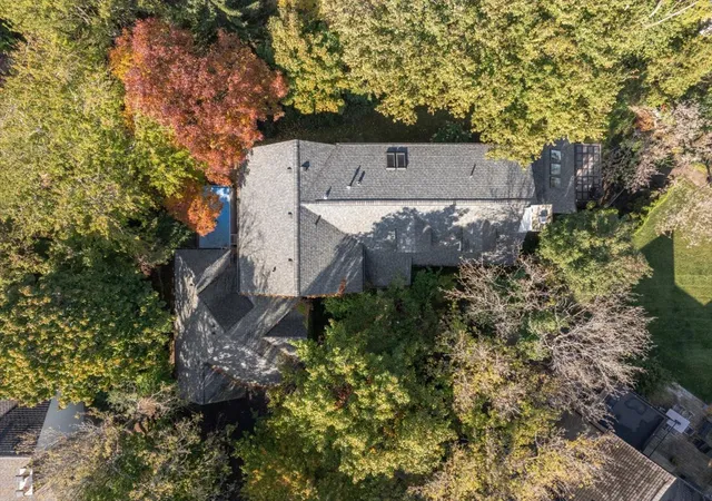 Photo 3 of Single family home for sale at 361 N Deere Park Dr E, Highland Park, IL 60035 | MLS# 12792177 | Listing updated on 2026-10-28