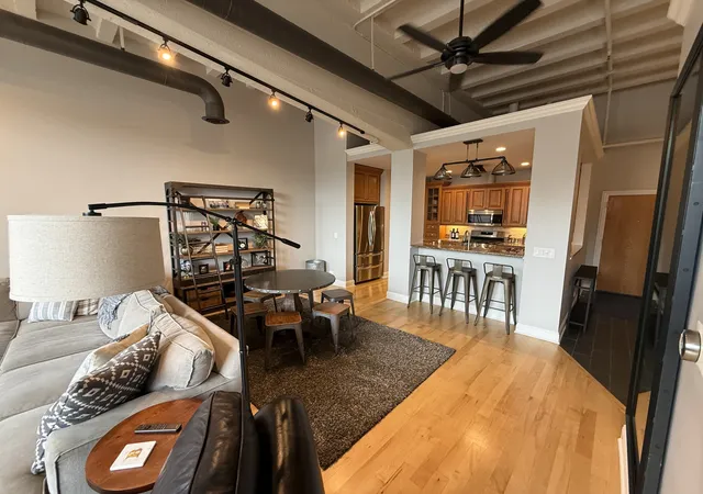 Listing Photo 4 - Condo for sale in building located at 110 N 2Nd St, West Dundee, IL 60118 - Unit #2