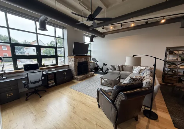 Listing Photo 5 - Condo for sale in building located at 110 N 2Nd St, West Dundee, IL 60118 - Unit #2